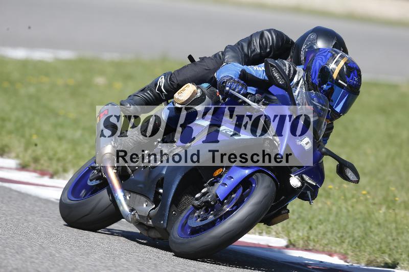 Archiv-2025/48 25.08.2025 Cornu Master School ADR/blau-bleu/0-4